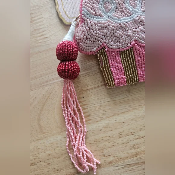 Wandering Moon Cupcake Beaded Pouch - Pink and Gold NEW - Picture 4 of 4